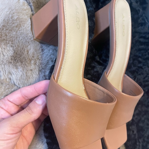 Like NEW ALDO mini heels ! - Picture 3 of 6